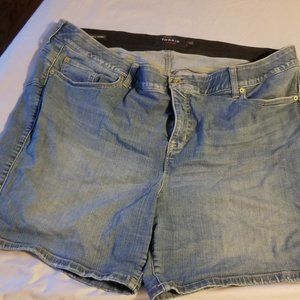 Bombshell Skinny Short size 24